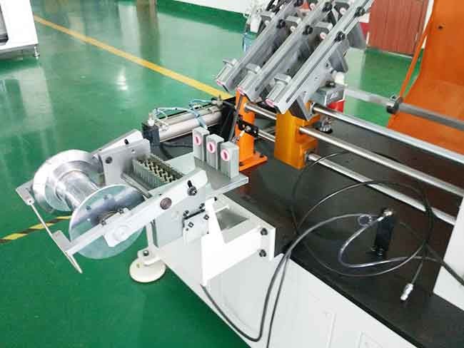 Máquina de enrolamento automática da bobina do motor bonde de duas estações com o motor da plataforma giratória AC/DC