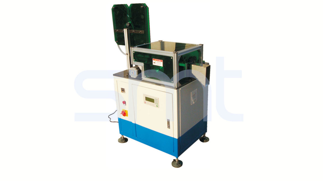A C.C. firma a máquina de introdução de papel do entalhe da máquina de corte para a formação do papel/corte